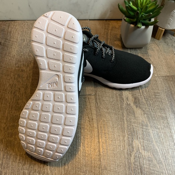 Nike Roshe Run One Black - Picture 6 of 6